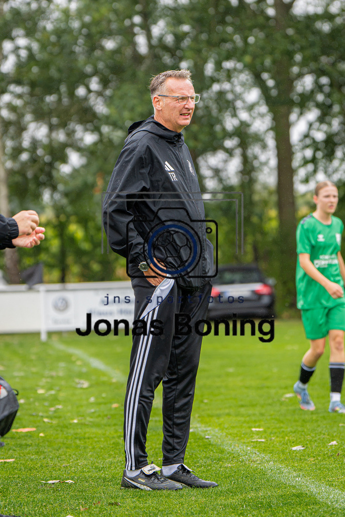 Fußball I Frauen I Saison 2026-2027 I Oberliga Niedersachsen I 2. Spieltag I DSJ SV Bunnen - TuS Büppel I 1725 | jns.sportfotos - Realisiert mit Pictrs.com