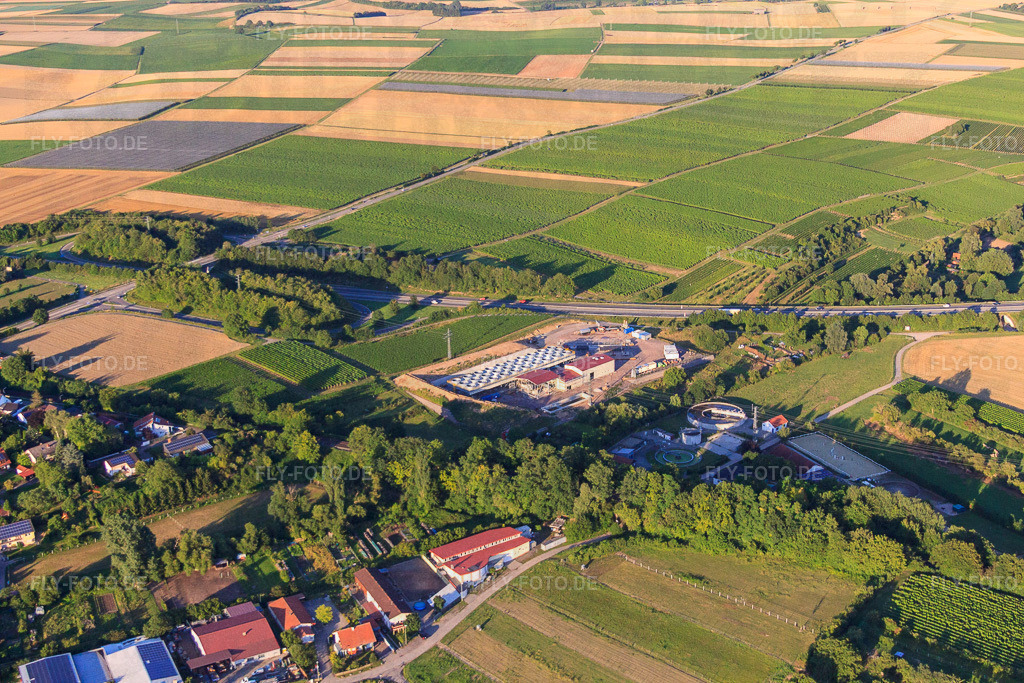 Geothermieanlage der Pfalzwerke geofuture GmbH bei Insheim an der A65 | Luftbild: Geothermieanlage der Pfalzwerke geofuture GmbH bei Insheim an der A65 in Insheim im Bundesland Rheinland-Pfalz in Deutschland. Foto: IMG_51069.jpg vom 22.07.2012 durch Werner Riehm/FLY-FOTO.de - Realisiert mit Pictrs.com