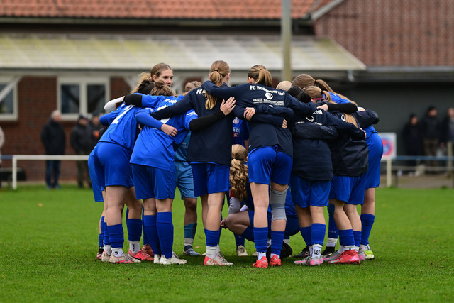 Fußball I Juniorinnen I Saison 2025-2026 I Niedersachsenpokal I Viertelfinale I JFV A-O-B-H-H - FC Rosengarten I 32262 | Der Sportfotograf. - Realisiert mit Pictrs.com