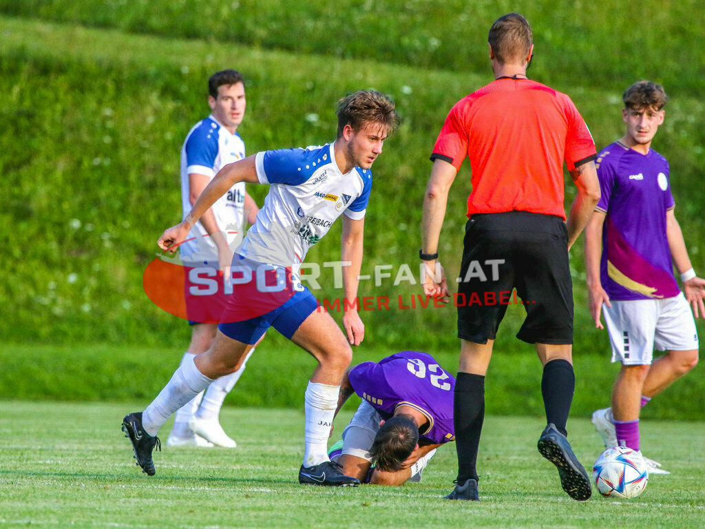 Austria Klagenfurt Amateure - SK Treibach 1-1, Kärntner Liga 2. Runde | Lukas Urnik (SK Treibach #8) Alexander Killar (Austria Klagenfurt Amateure #26) Hanno Wachernig (SK Treibach #14) Austria Klagenfurt Amateure - SK Treibach 1-1 am 08.08.2023 in Brückl
(Sportplatz), Austria, (Photo by Ernst Krawagner sport-fan.at) - Realisiert mit Pictrs.com