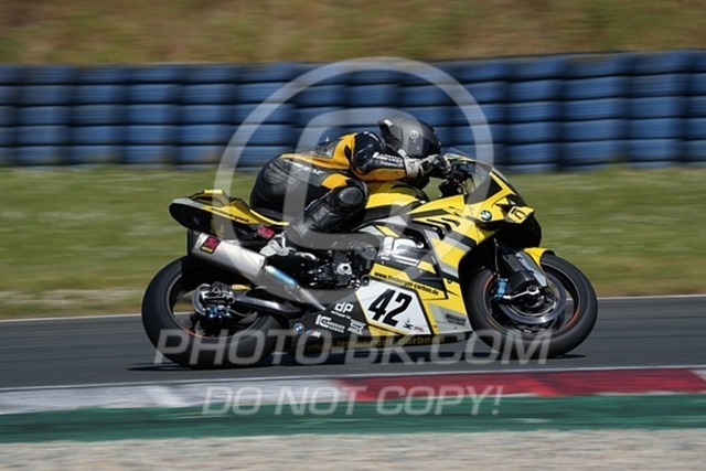 2024_05_16_PBK_16050 | Sportfotografie; SlowMotion; Video; Rennstrecke; Hafeneger; Speer; Racing; RSE; BMW; CBO; Trackday; Motorsportarena; Hockenheimring; Brno; Most; Barcelona; Valencia