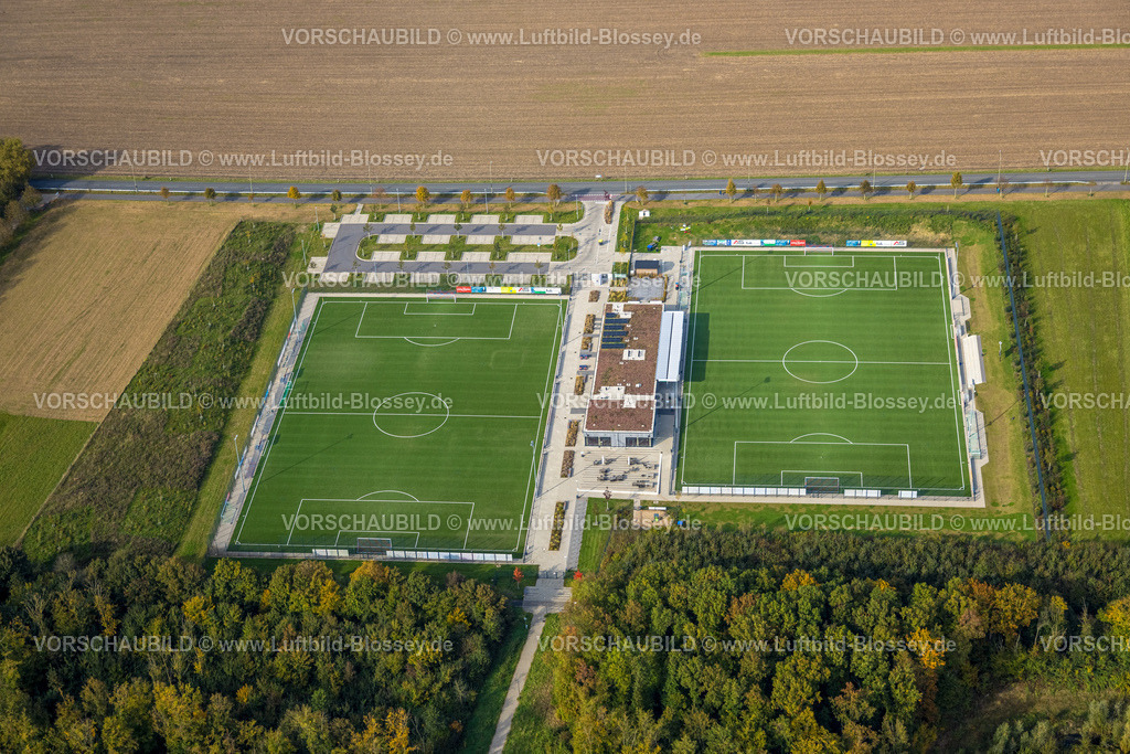 Neukirchen-Vluyn241013283 | Luftbild, zwei neue Sportplätze, Fußballstadion FC Neukirchen-Vluyn 09/21 e.V., Neukirchen, Neukirchen-Vluyn, Ruhrgebiet, Nordrhein-Westfalen, Deutschland