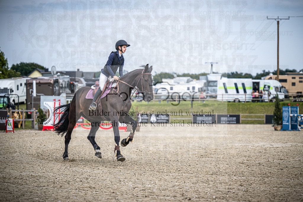 DOS_3635 | Entdecke hochwertige Reitturnierfotos von Foto Oger. Professionell, emotional und authentisch – jetzt Lieblingsmomente im Shop bestellen.Deutschlandweite Turnierfotografie. - Realisiert mit Pictrs.com