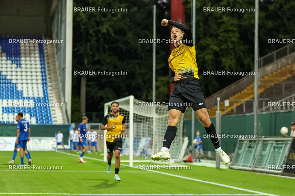 SB_KFCBAU_20250815_4670.JPG -  - KFC Uerdingen - SF Baumberg - Oberliga Niederrhein | Krefeld, Deutschland, 15.08.25: Etienne-Noel Reck (KFC Uerdingen) Torjubel, jubelt nach seinem Treffer zum 1:1 während des Oberliga Niederrhein Spiels zwischen KFC Uerdingen - SF Baumberg in der Grotenburg Stadion am 15. August 2025 in Krefeld, Deutschland. (Foto von Stefan Brauer/Brauer-Fotoagentur)