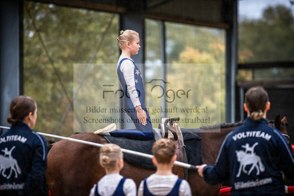 DOS_0177 | Entdecke hochwertige Reitturnierfotos von Foto Oger. Professionell, emotional und authentisch – jetzt Lieblingsmomente im Shop bestellen.Deutschlandweite Turnierfotografie. - Realisiert mit Pictrs.com