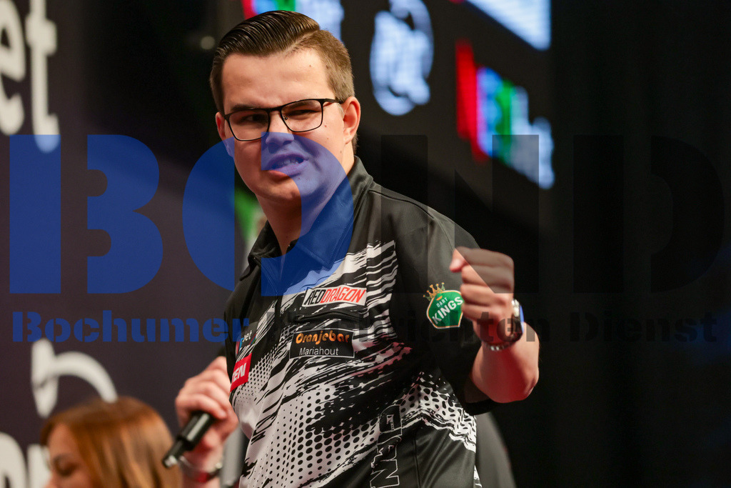 PDC European Darts Open 2024 | {headline}(Foto: Sebastian Sendlak / BOND) - Realisiert mit Pictrs.com