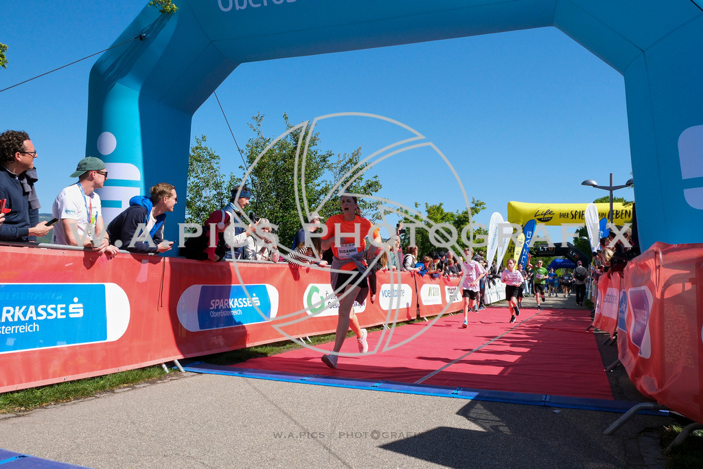 ..... | LINZ,AUSTRIA,27.April 24, Int. 3 Brückenlauf Linz  , Image shows: Photo: WAPICS / Michael ring