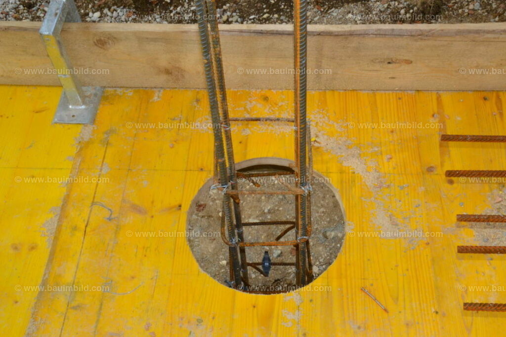 bib-lg04-betonarbeiten-0558 | Nach LV-Leistungsgruppen sortierte Detailfotos über den Bau eines Hauses. Alle Hausbau-Bilder direkt vom Urheber und Autor der Website Haus-Selber-Bauen.com