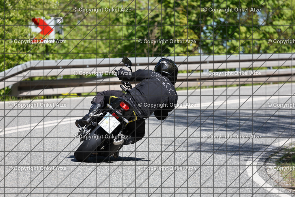 IMG_0226 | Fotograf am Kyffhäuser. Onkel Atze. Kyffhäuser Rennstrecke. Café36. Motorsportfotografie. - Realisiert mit Pictrs.com