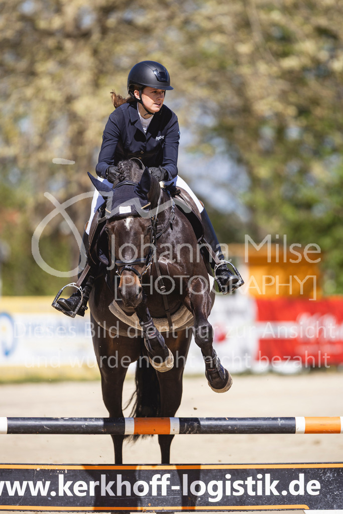 260425_Spenge_3_Stil-WB-328 | Deine schönsten Turniermomente als professionelle Fotos! Entdecke hochwertige Pferdesport-Fotografie im Online-Shop. Jetzt Fotos finden & bestellen!