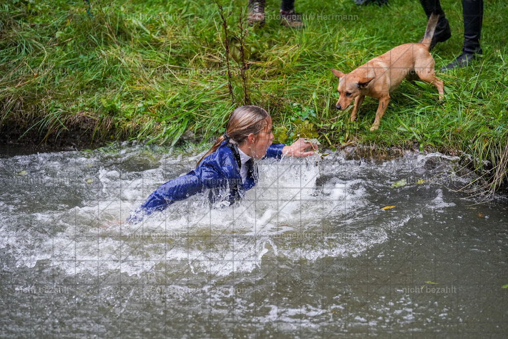 20221002-FAH09739 | Obberbayerische Meisterschaften Vielseitigkeit 2022, Schwäbische Meisterschaften Vielseitigkeit 2022, Mertingen, Schwaben, Bayern, Geländeturnier, Buschreiter, Turnierfotografen Bayern, Fotoagentur Herrmann,  Bayerische Meisterschaften VS Jun. / JR / Pony:, Turnierbilder, Pferdebilder, Turnierfotos, Pferdesortfotografie, Reitsportfotograf, Pferdeshooting