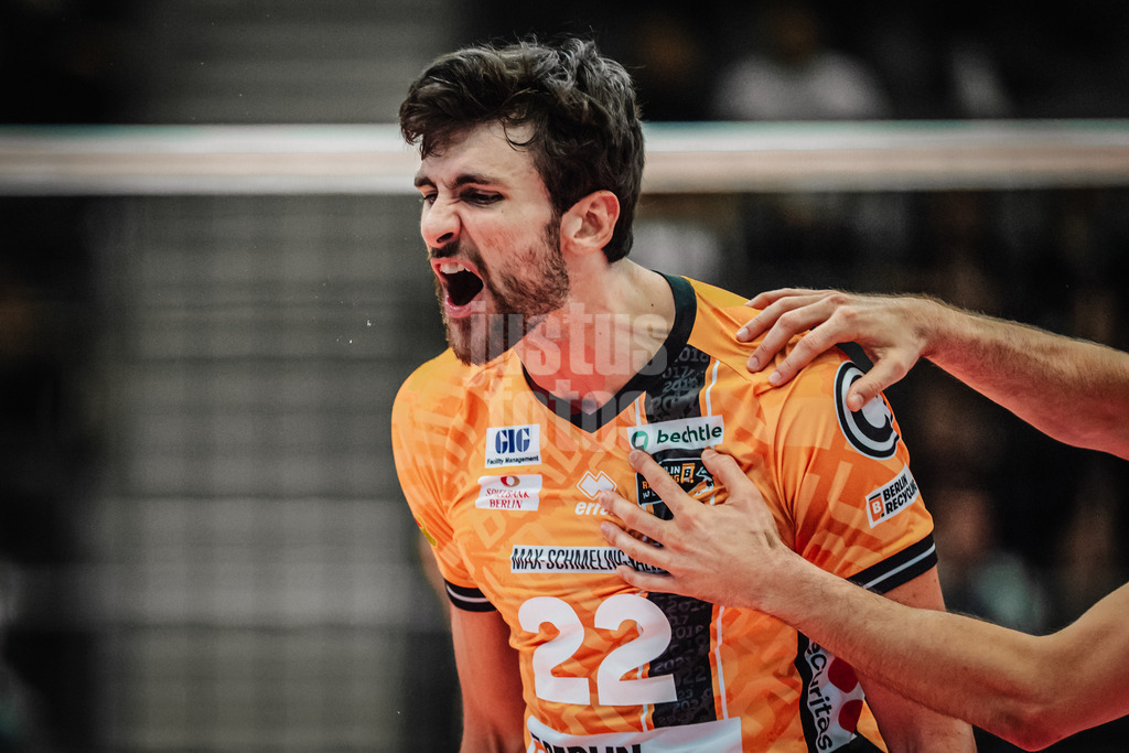 Volleyball | Herren | Saison 2025/2026 | Volleyball Ligacup | Finale | SVG Lüneburg vs. Berlin Recycling Volleys | 12.10.2024 | Jake Hanes (#22, BERLIN RECYCLING Volleys) sauer wutentbrannt