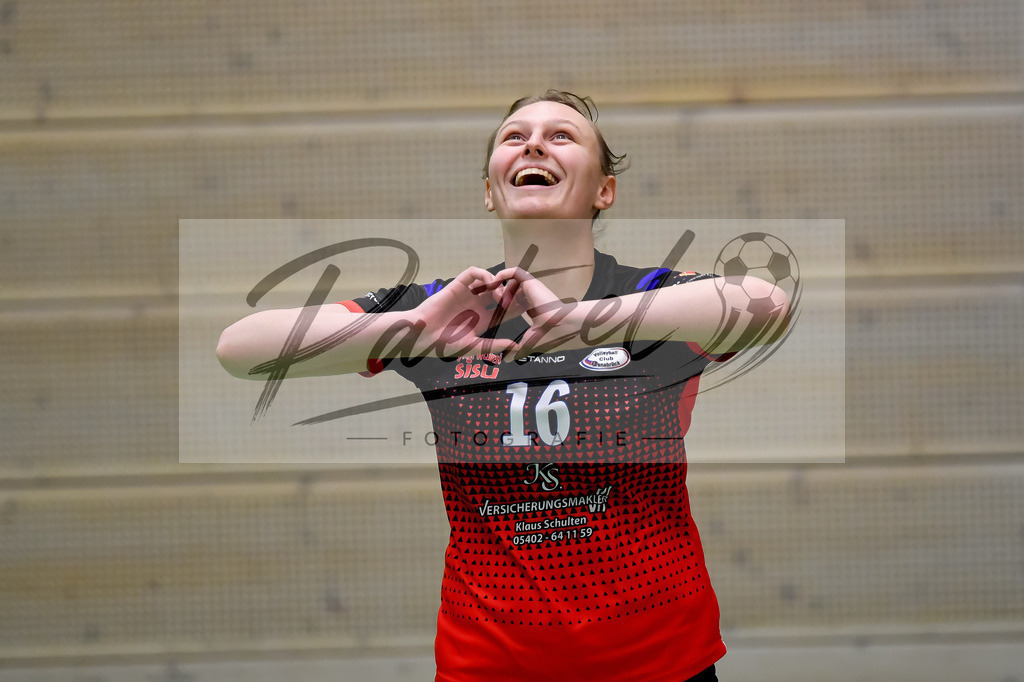 VCOBWA20211106_134 | Volleyball, Frauen:   bei dem Spiel der 3. Liga West zwischen VC Osnabrueck und SV BW Aasee in der Schlosswallhalle am 06.11.2021 in Osnabrueck, Deutschland. - Realisiert mit Pictrs.com