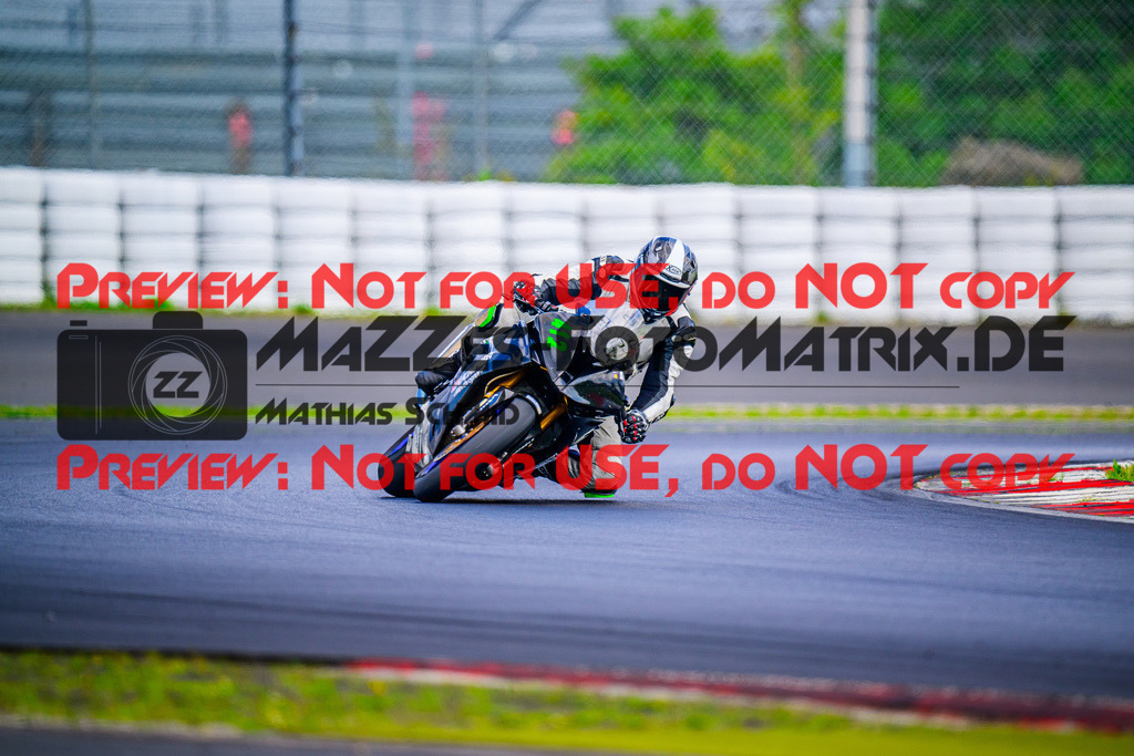 MaZZes_FotoMatrix_240717_6007705_2-412 | WEISS