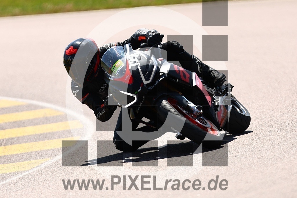 0723-20250621_01858 | Schöne Erinnerungen an spannende Momente - das festzuhalten ist unser Job. PIXELrace.de ist seit 2003 auf den Rennstrecken Europas unterwegs um die Action draußen beim Fahren und die wunderbare Stimmung imm Fahrerlager für euch einzufangen.