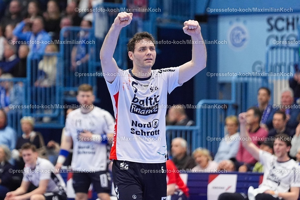 xYDRx10022601020 | 10.02.2026, xydrx, Handball, 1.HBL, VfL Gummersbach - SG Flensburg-Handewitt, Schwalbe-Arena: Niclas Kirkelokke (SG Flensburg-Handewitt #5) jubelnd   Photo: xYannisxDreimannxPressefotoKochx