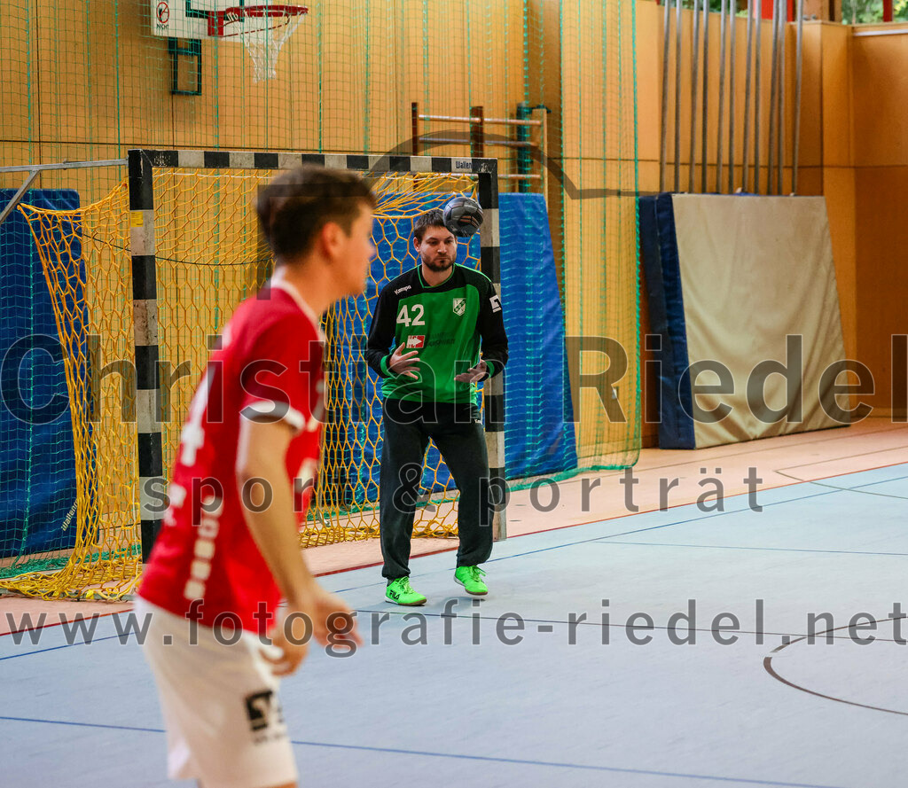 2023-10-21_027_SpVgg_Altenerding_III_gegen_TSV_Taufkirchen-Vils | Erding, Deutschland, 21.10.2023:
Handball, Bezirksklasse Männer Staffel Ost 2023 / 2024, 4. Spieltag, SpVgg Altenerding III gegen TSV Taufkirchen/Vils, Endergebnis: 27:32

Florian Lehner (TSV Taufkirchen/Vils, #42)

Foto: Christian Riedel / fotografie-riedel.net