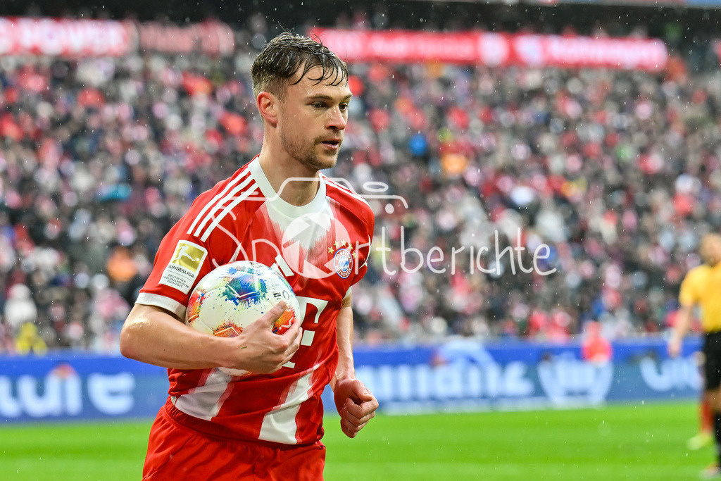 FC Bayern München - Eintracht Frankfurt | MUNICH, GERMANY - 21. FEBRUARY: im Bild Joshua KIMMICH (FC Bayern Munich 6) / Einzelfoto / Freisteller während dem Bundesligamatch zwischen dem FC Bayern München und der SG Eintracht Frankfurt am 23. Spieltag in der Allianz Arena / DFL REGULATIONS PROHIBIT ANY USE OF PHOTOGRAPHS AS IMAGE SEQUENCES AND/OR QUASI-VIDEO