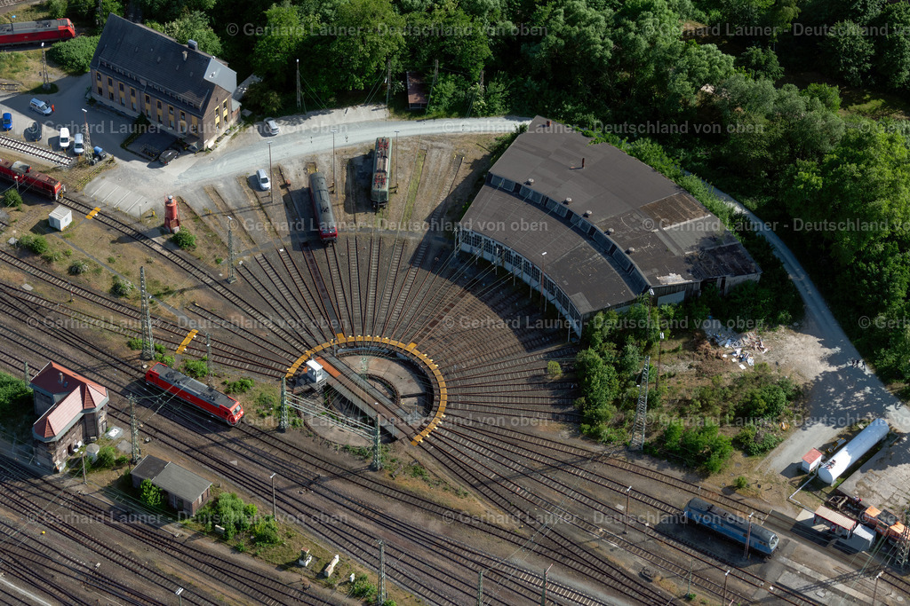 4030106 | BREMEN 01.06.2020 Drehscheibe am Depot des Bahn- Betriebswerkes am Rangierbahnhof an der Straße Mählandsweg im Ortsteil Ohlenhof in Bremen, Deutschland. Weiterführende Informationen bei: DB Netz AG,  Deutsche Bahn AG. // Turntable at the depot of the railway depot at the marshalling yard on the street Maehlandsweg on street Maehlandsweg in the district Ohlenhof in Bremen, Germany. Further information at: DB Netz AG,  Deutsche Bahn AG. Foto: Gerhard Launer