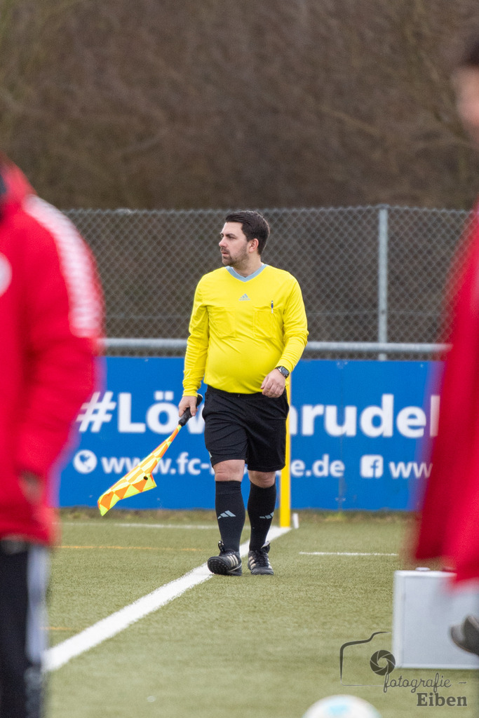 FC Rastede-SV Brake | Herren Bezirks-Testspiel; FC Rastede (blau)-SV Brake (weiß) am 02.03.2025 in Rastede (Sportanlage Kötterswegs), Photo: Philip Eiben 2025 - Realisiert mit Pictrs.com