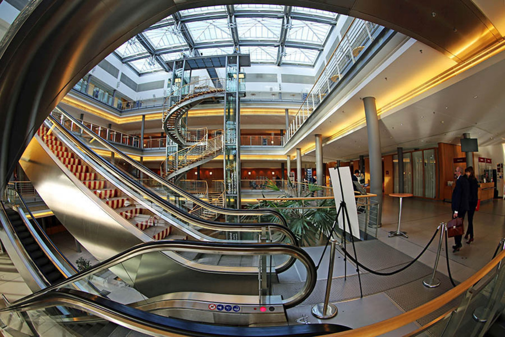 Foto: Leipzig - Congress Center Leipzig | Das Team hinter BILDLEXIKON LEIPZIG bündelt historische wie aktuelle Informationen über die Stadt Leipzig in Text und Bild auf einer Plattform und stellt diese der interessierten Öffentlichkeit zur Verfügung.