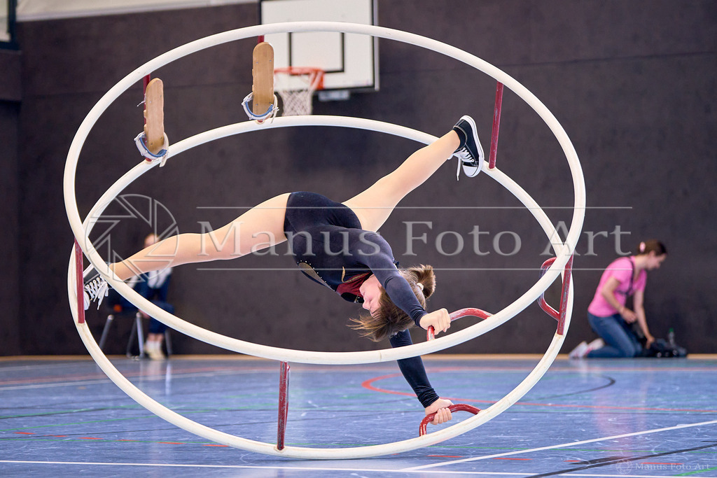 C-DSC03590 | Professionelle Sportfotografie in Hamburg, Schleswig-Holstein und Niedersachsen – spezialisiert auf Rhönrad, Geräteturnen, Leistungsturnen und rhythmische Sportgymnastik. Bundesweite Begleitung von Rhönrad-Events. Jetzt Sport-Fotos - Realisiert mit Pictrs.com