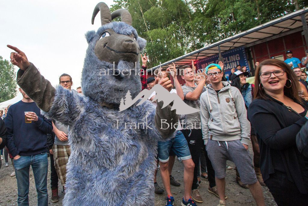 16062017-fb-1451 | Rock the Hill 2017 / Open Air

die Geiß vom Geisskopf rockt...