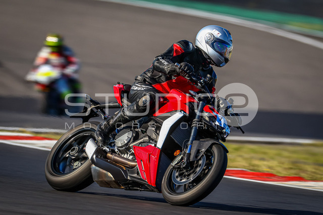 0762-260526NBR-005_762 | Deine Full-Service-Agentur für ✔️Videoproduktionen und ✔️Motorsportfotografie Jetzt Angebot anfragen!