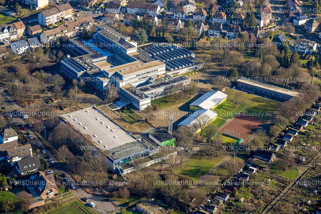 Muelheim230201324 | Luftbild, Gustav-Heinemann-Gesamtschule, Schüler auf dem Schulhof, Altstadt II - Nordost, Mülheim an der Ruhr, Ruhrgebiet, Nordrhein-Westfalen, Deutschland