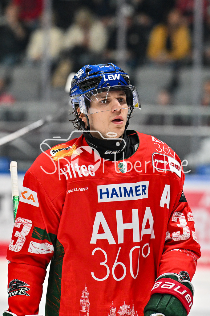 Augsburger Panther - Iserlohn Roosters | im Bild Tim WOHLGEMUTH (Augsburger Panther 33) / Einzelfoto / Freisteller / Penny DEL: Augsburger Panther - Iserlohn Roosters; Curt Frenzel Stadion am 21.09.2025