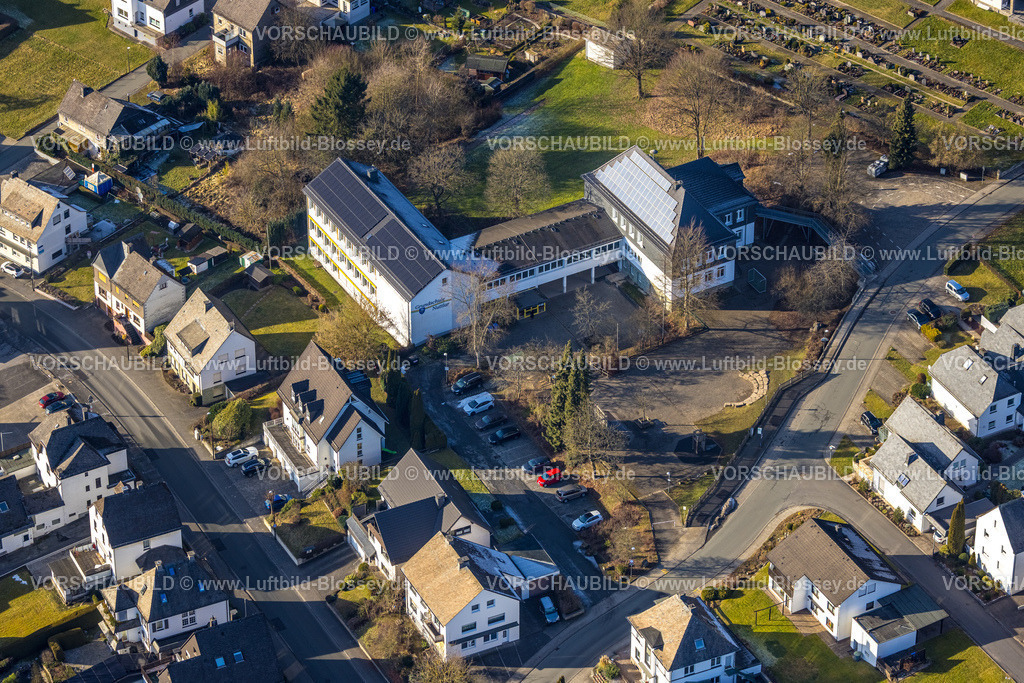 Bestwig260104455 | Luftbild, Grundschule Nuttlar mit Schulhof, Nuttlar, Bestwig, Südwestfalen, Nordrhein-Westfalen, Deutschland