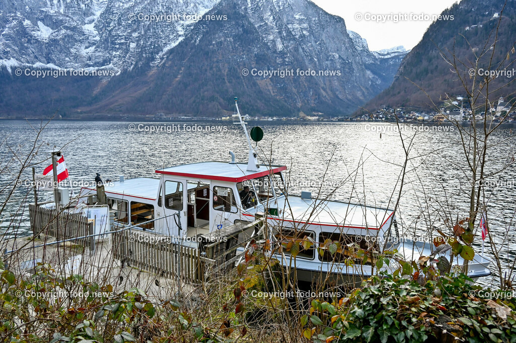 Hallstatt_ 13.01.2023-4 | 13.01.2023, Hallstatt, AUT, Hallstatt, im Bild Bahnstation, Trainstation, Schiffsanlegestelle, Schiff, Transfer