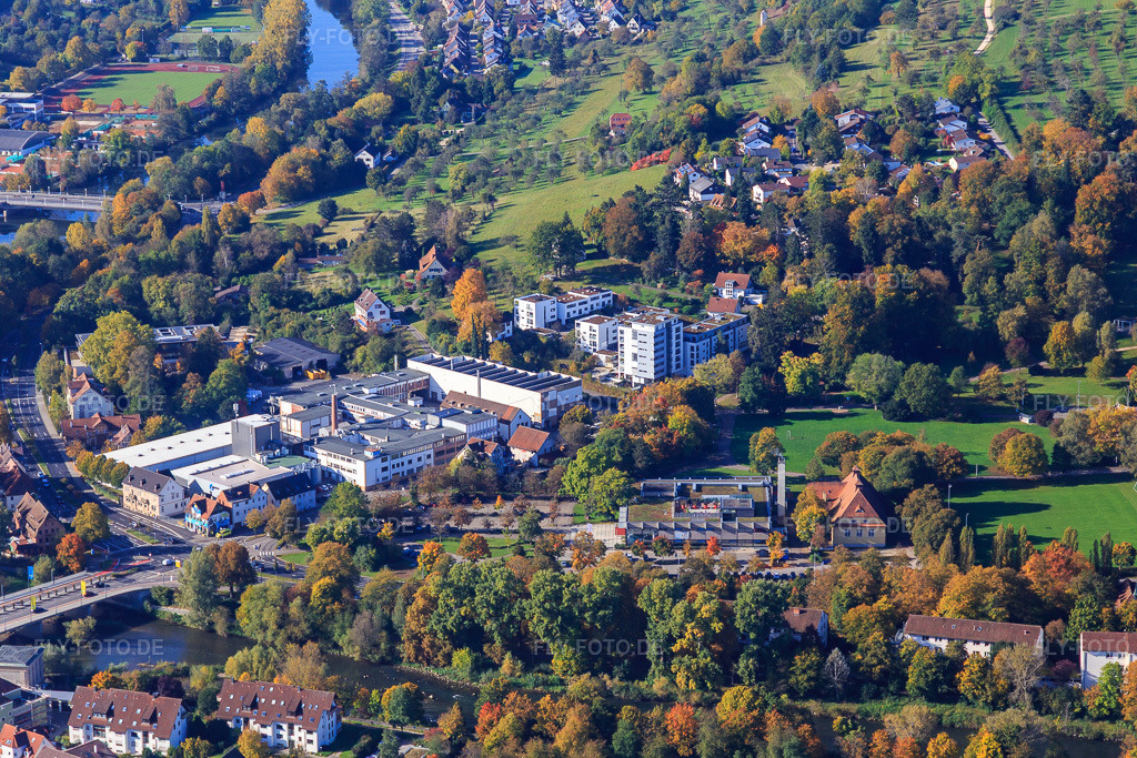 Luftbild: NEVEON Nürtingen GmbH, Jobcenter Landkreis Esslingen an der Neckarbrücke in Nürtingen im Bundesland Baden-Württemberg in Deutschland.Foto: IMG_119209.jpg vom 14.10.2019 durch Werner Riehm/FLY-FOTO.deThe Future of Foam | NEVEONWWW.ARBEITSAGENTUR.DE