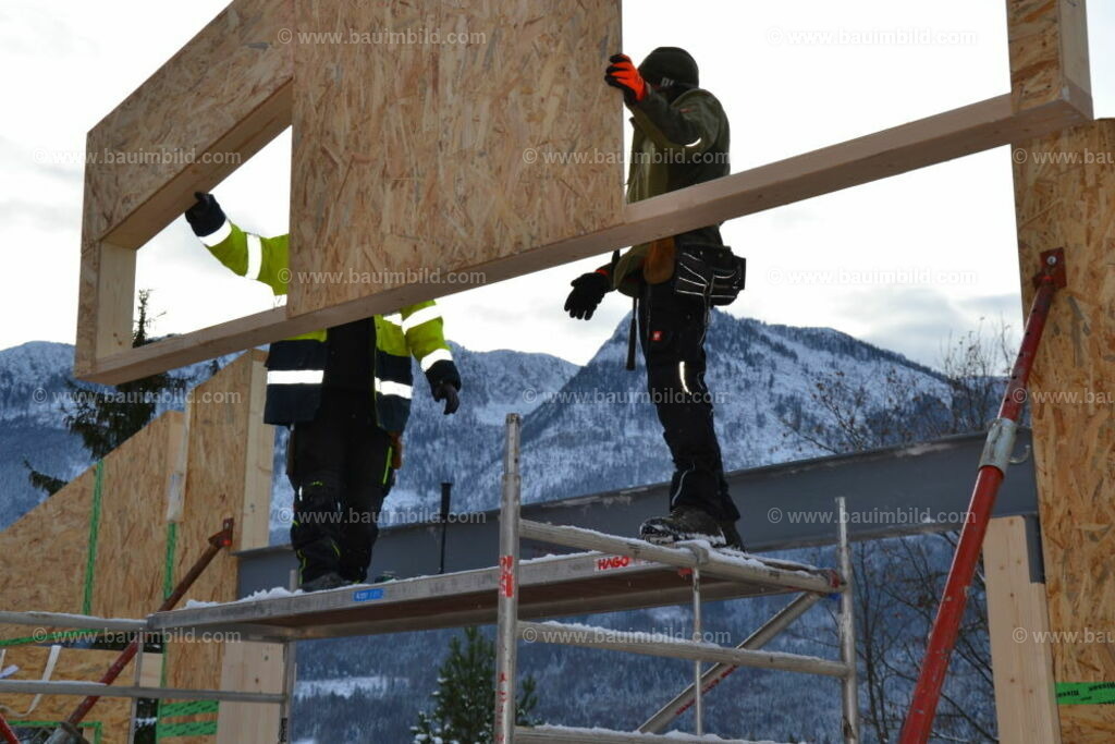 bib-lg09-holzbau-0093 | Nach LV-Leistungsgruppen sortierte Detailfotos über den Bau eines Hauses. Alle Hausbau-Bilder direkt vom Urheber und Autor der Website Haus-Selber-Bauen.com