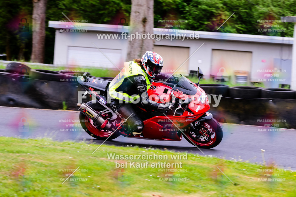 MotoTeamVBK-20439 | Hier findet Ihr Bilder von Touristenfahrten auf der Nürburgring Nordschleife oder von anderen Veranstaltungen die ich besucht habe. Viel Spass beim Durch Schauen 