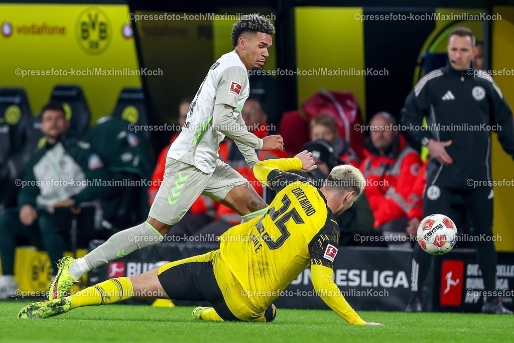 BVB13012601035 | 13.01.2026, Fußball, Borussia Dortmund - SV Werder Bremen,, 1. Fußball Bundesliga, 17. Spieltag, Signal Iduna Park, Saison 2025 2026: Justin Njinmah (SV Werder Bremen #11)  im Zweikampf gegen  Niklas Süle (BVB #25) DFB regulations prohibit any use of photographs as image sequences and or quasi-video.