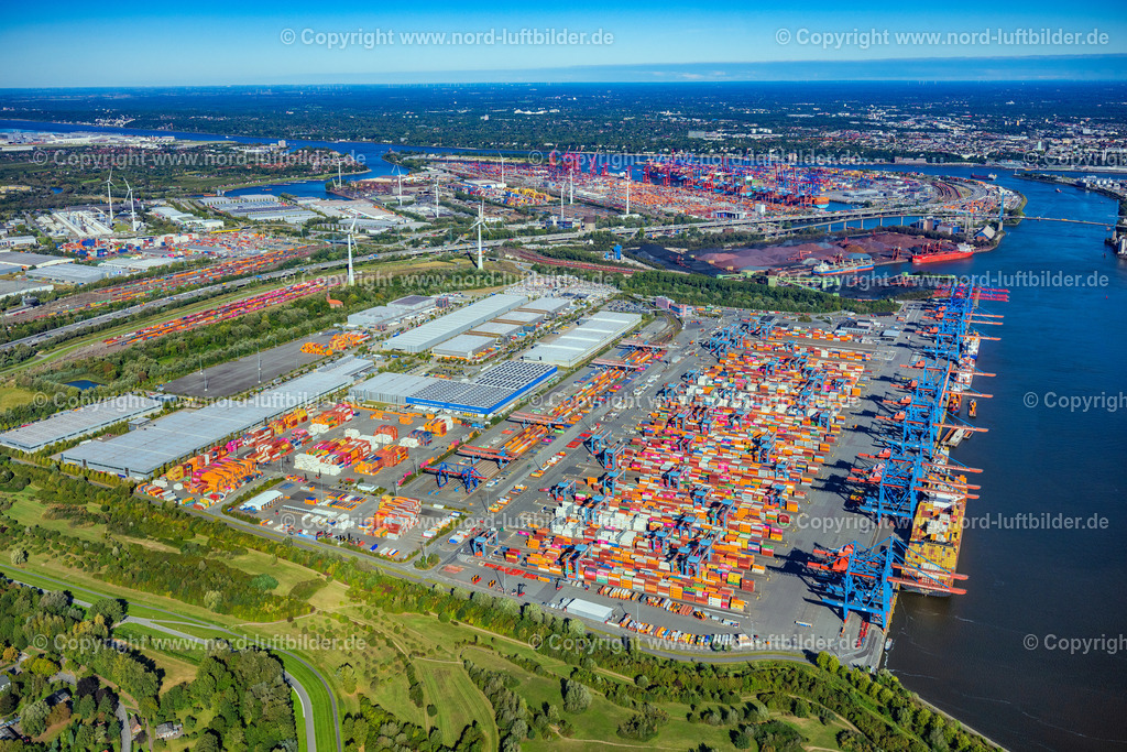 Hamburg_Altenwerder_ELS_9298250925 | HAMBURG 25.09.2025 Containerterminal HHLA Container Terminal Altenwerder (CTA) am Ufer der Elbe im Stadtteil Altenwerder in Hamburg. Weiterführende Informationen bei: Hafen Hamburg Marketing e.V. (HHM). // Container Terminal HHLA Container Terminal Altenwerder (CTA) on the Elbe riverbank in the Altenwerder part of Hamburg in Germany. Further information at: Hafen Hamburg Marketing e.V. (HHM). Foto: Martin Elsen