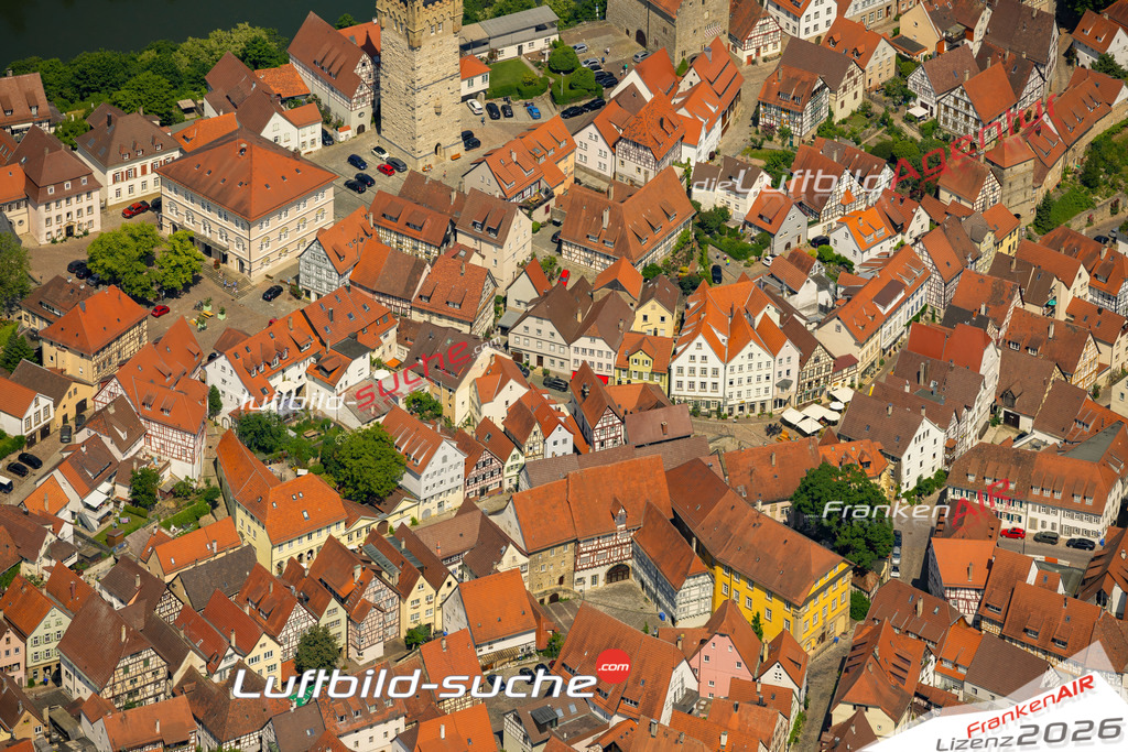 Das Luftbild zeigt Hauptstrasse Bad Wimpfen - Die Luftaufnahme wurde 2023 vom UL-Flugzeug aus erstellt ( keine Drohne ) - Hochauflösende Luftaufnahme - Für grossformatige Ausdrucke geeignet. Die Geschenkidee !Mit Lizenz und Bildrechte bestellbar