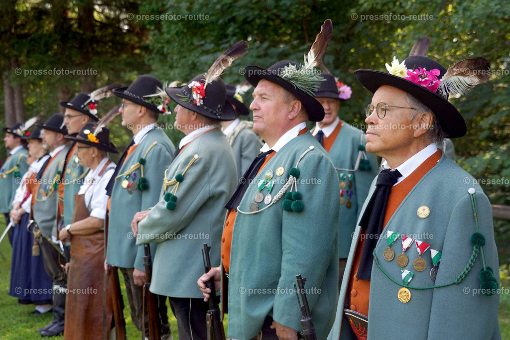 a-news-2023-Juli23-Regimentsschuetzenfest-Steeg-Feldmesse-DSC07047 | Info aus dem Bezirk Reutte/Ausserfern Tirol sowie eine umfangreiche Bilddatenbank über die gesamte Region: Lechtal, Talkessel Reutte, Tannheimertal, Zwischentoren. Lech, Plansee, Zugspitze, Grenztunnel, B179, Fernpassstraße, Verkehr, Lawinen, Tradition, - Realisiert mit Pictrs.com