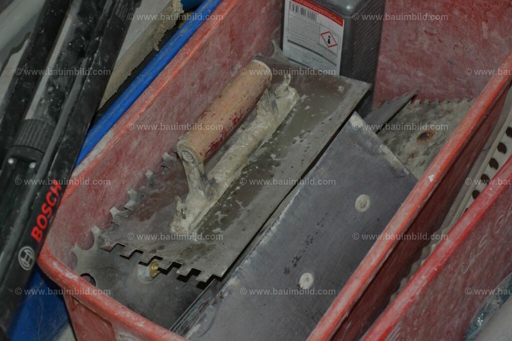 bib-lg21-fliesenlegerarbeiten-0067 | Nach LV-Leistungsgruppen sortierte Detailfotos über den Bau eines Hauses. Alle Hausbau-Bilder direkt vom Urheber und Autor der Website Haus-Selber-Bauen.com