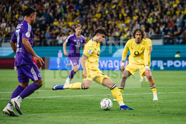 DFB-Pokal: HEBC - Borussia Dortmund, 01.09.2026 | Mathis Albert (Borussia Dortmund, 41) schießt; Fußball, DFB-Pokal, 1. Runde: HEBC vs. Borussia Dortmund am 01.09.2026 im Volksparkstadion, HamburgDFB REGULATIONS PROHIBIT ANY USE OF PHOTOGRAPHS AS IMAGE SEQUENCES AND/OR QUASI-VIDEO. - Realisiert mit Pictrs.com