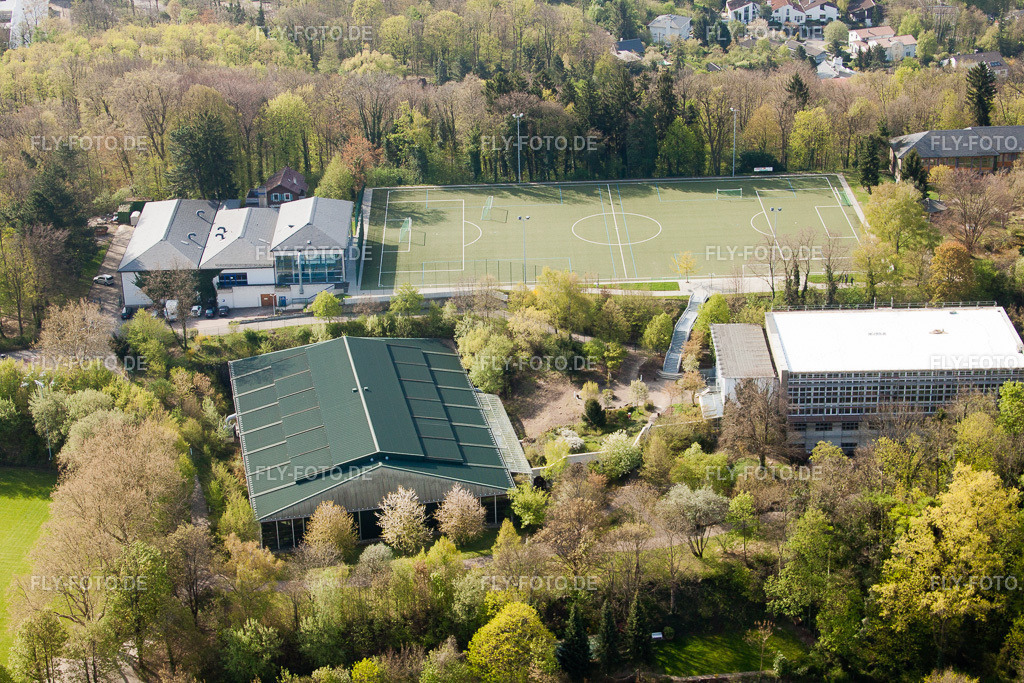 Durlach, Sportschule Schöneck hinterm Turmberg | Luftbild: Durlach, Sportschule Schöneck hinterm Turmberg im Ortsteil Durlach in Karlsruhe im Bundesland Baden-Württemberg in Deutschland. Foto: IMG_26093.jpg vom 23.04.2010 durch Werner Riehm/FLY-FOTO.de - Realisiert mit Pictrs.com
