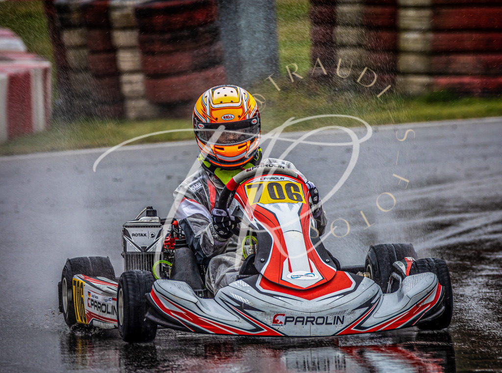 18d0042fa5164300a34e2eb049e63c4c | traudl_s_fotos