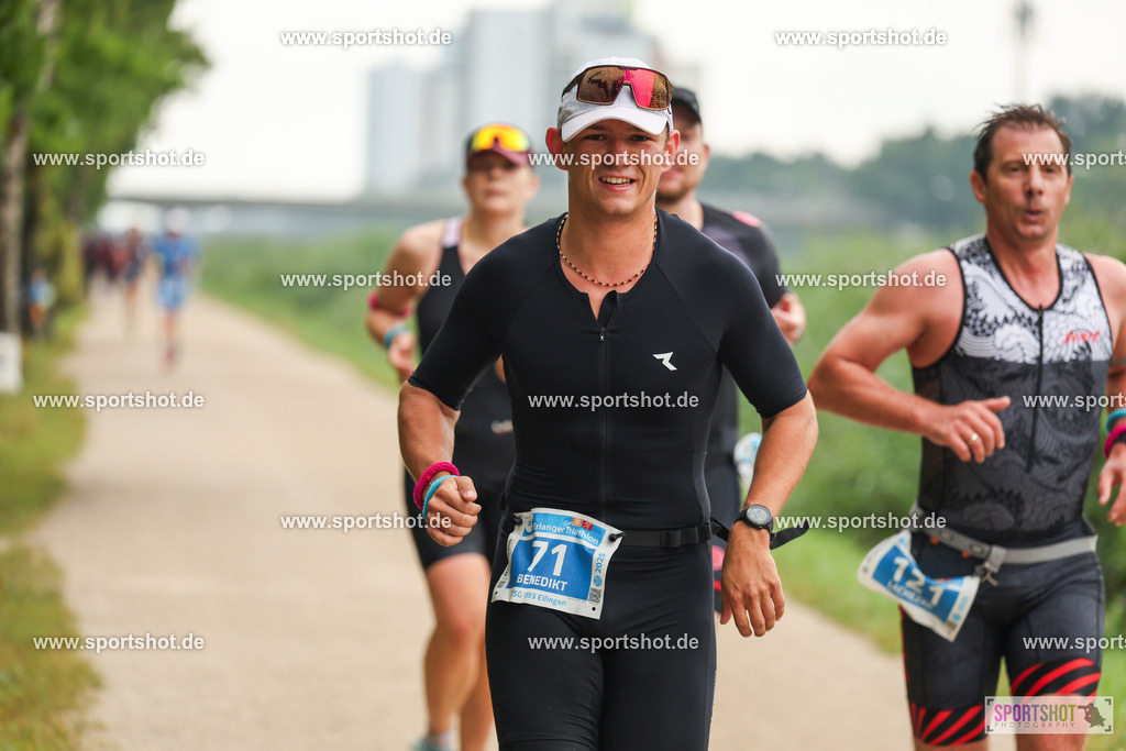 LUR_1978 | 34. M-net Erlanger Triathlon 2025 #erlangertriathlon  #mnettriathlon2025 #mnettriathlon #team #olympischedistanz #mitteldistanz #triathlon #maindonaukanal  #erlangertriathlon2025 #yourpictrs #tv1848 #tv1848erlangen  #triathlonbayern #sportinerlangen #demsportverbunden #sportshot_your_pictrs Copyright: www.sportshot.de
