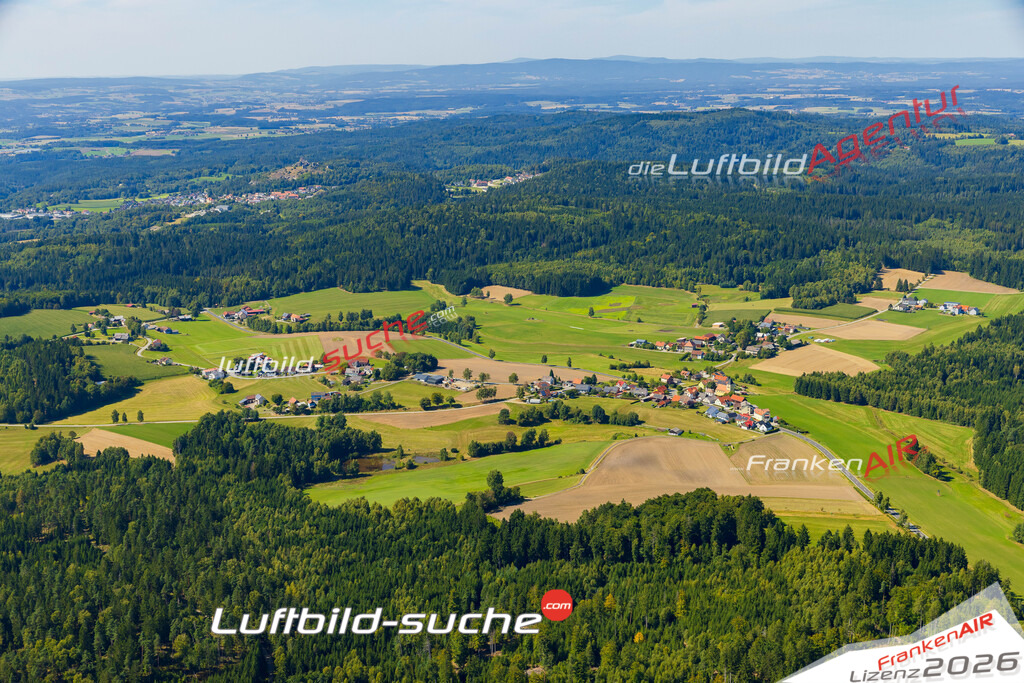 Geschenkidee Waldkirch bei Georgenberg -Die Luftbildaufnahme wurde 2025 vom UL-Flugzeug heraus erstellt ( keine Drohne ) - Hochauflösende Luftaufnahme -Nicht vergleichbar mit Google Maps oder Satelittenbilder- Die Geschenkidee !Mit Lizenz und Bildrechte bestellbar