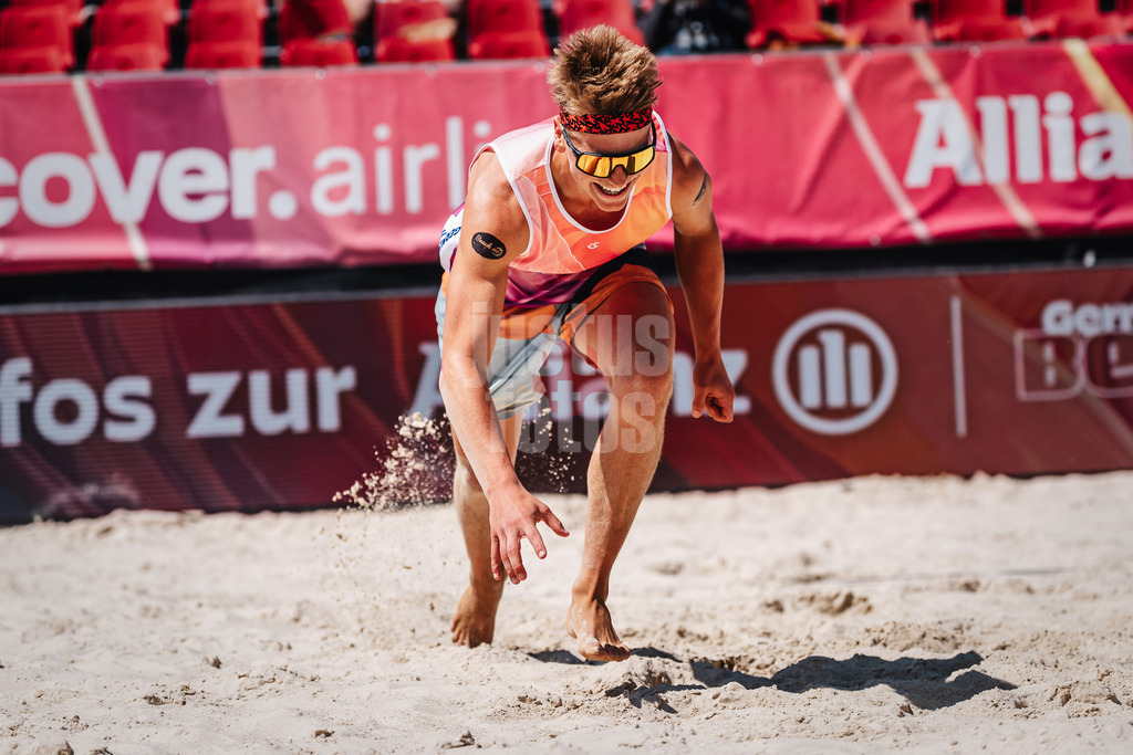 Beachvolleyball | Männer | Allianz German Beach Tour 2025 | Tourstop Bremen | 12.06.2025 | Moritz Hauschild freut sich