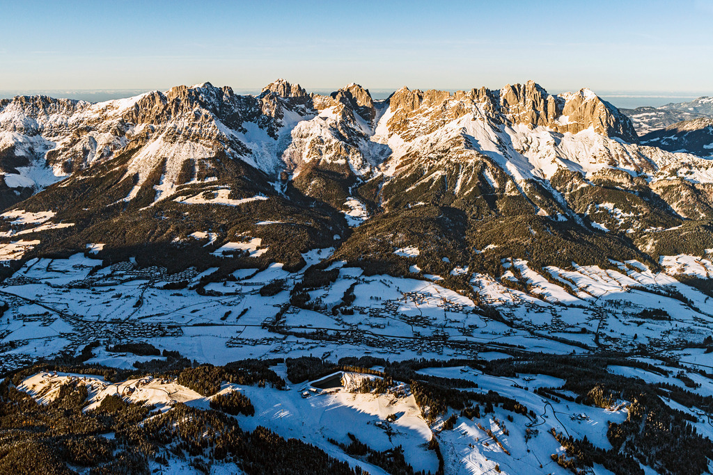 _D009529 | ELLMAU 02.12.2013 Felsen- Massiv und Berglandschaft Wilden Kaiser im Winter in Ellmau in Tirol, Österreich. // Rock and mountain landscape Wilden Kaiser in Ellmau in Tirol, Austria. Foto: Daniel Reiter