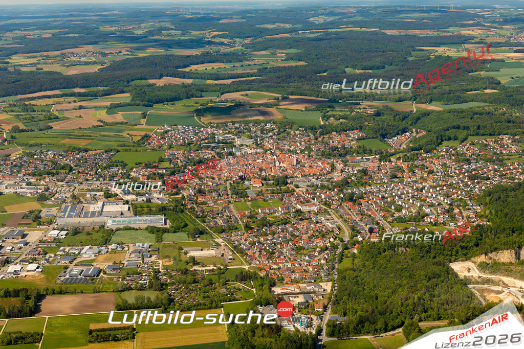 Das Luftbild zeigt :  Wemding - Die Luftaufnahme wurde 2024 vom UL-Flugzeug aus erstellt ( keine Drohne ) - Hochauflösende Luftaufnahme - Für grossformatige Ausdrucke geeignet. Die Geschenkidee !Mit Lizenz und Bildrechte bestellbar