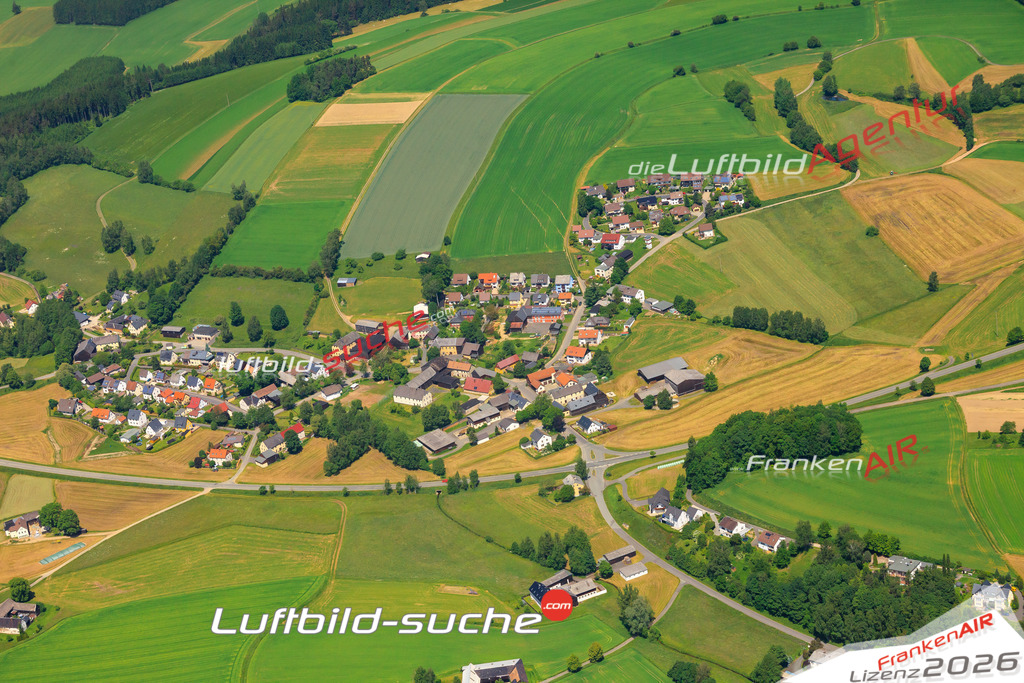 Die Luftaufnahme Oberweißenbach - Selb wurde vom UL-Flugzeug (keine Drohne) aus fotografiert.Hohe Druck- Auflösung-die Geschenkidee!