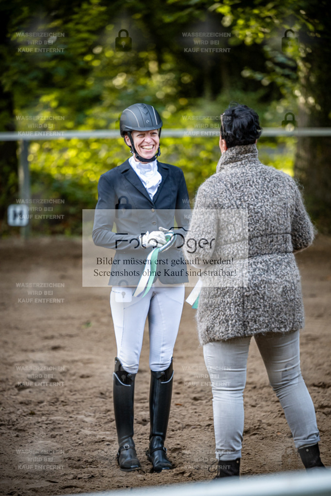 2026-10-Helle-14-0018 | Entdecke hochwertige Reitturnierfotos von Foto Oger. Professionell, emotional und authentisch – jetzt Lieblingsmomente im Shop bestellen.Deutschlandweite Turnierfotografie. - Realisiert mit Pictrs.com